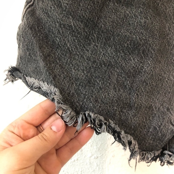 Levi’s 501 Distressed Black Button Fly Mini Shorts 31 - Picture 5 of 8